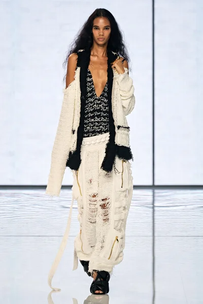 Look 26